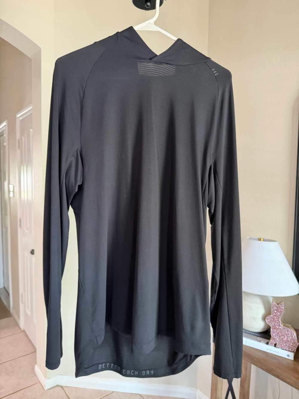 lululemon athletica Men's Black Hooded Long-Sleeve Performance Tee